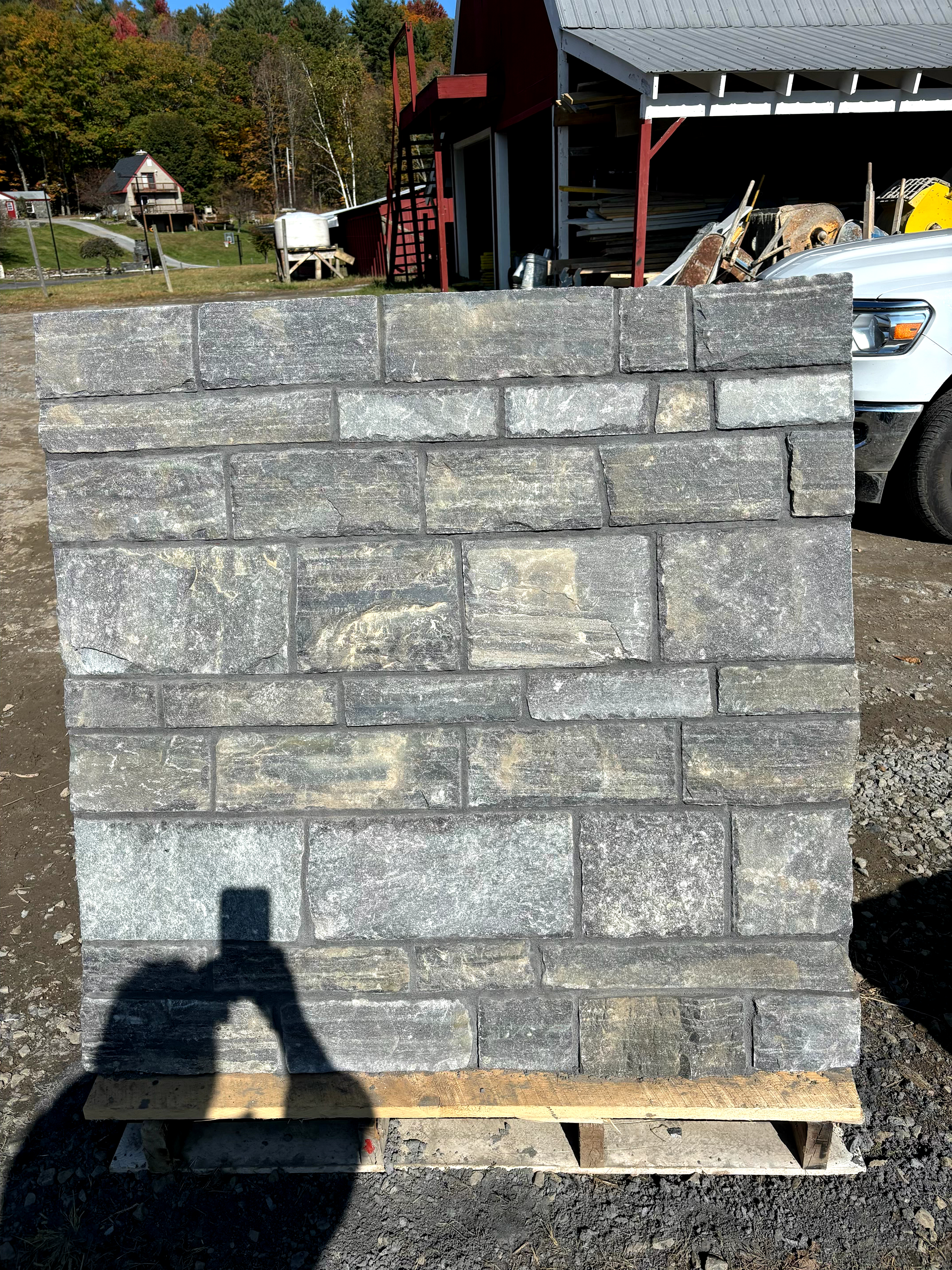 Stone veneer wall panel