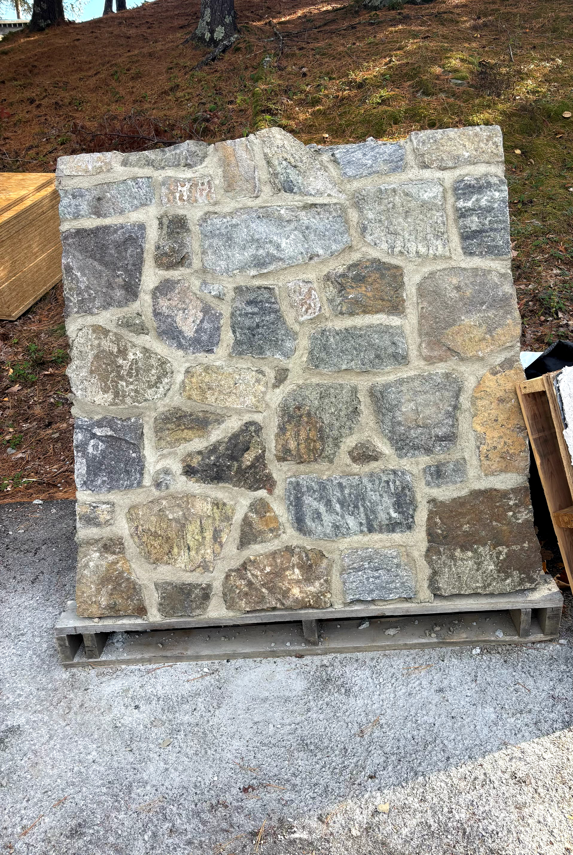 Natural fieldstone masonry